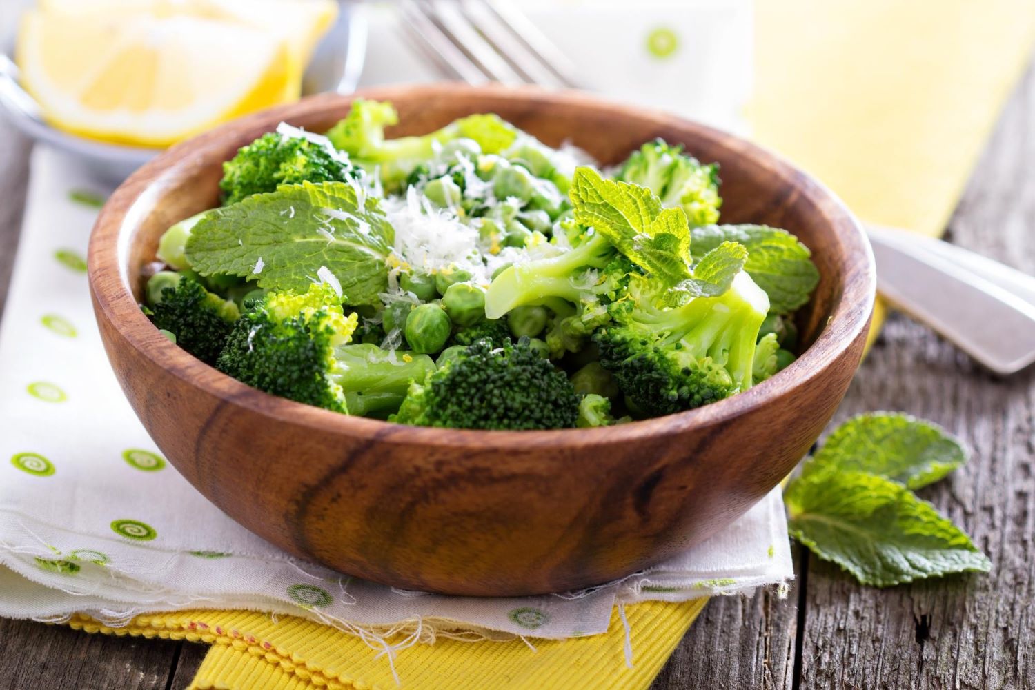 Lemon Herb Lentil Bowl with Greens, Broccoli and Avocado(1) Liver Detox Recipe for Gut Health